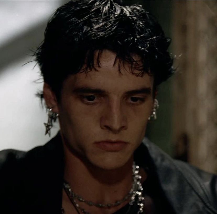 CINEMA505's tweet photo. Pedro Pascal, 2001. https://t.co/kR3ZUyM5xs