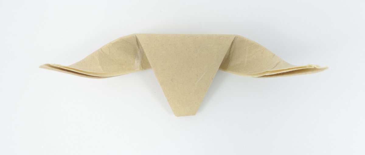 mkosmul's tweet photo. Buffalo Head

A very simple model representing a buffalo’s head with curved horns. Bull Head (coming up soon) is a variant.

#origami #bufallo #MichałKosmulski #Washi https://t.co/xrPxnxRcva