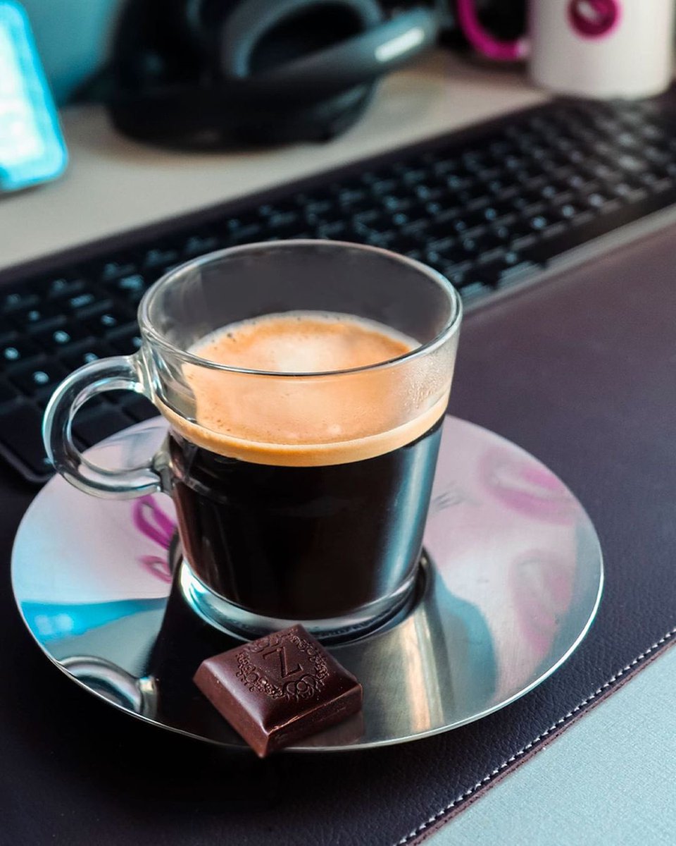 zisnella's tweet image. El día está perfecto para disfrutar de un café junto a una tableta de chocolate Zisnella 👌🏻