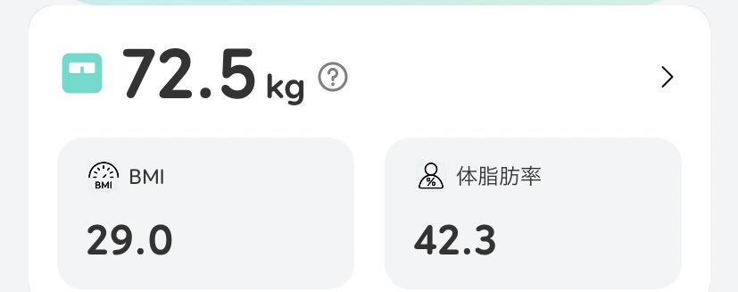 manmarumru73's tweet photo. 41日目　72.5キロ

朝　パン
　　牛乳
　　ヨーグルト

昼　カップラーメン
　　おにぎり

夜　うどん　
　　たらもサラダ

間食　ポテチ　チョコレート

仕事のストレスで爆食いしちゃった…
反省… https://t.co/YRCD0ZzxjB