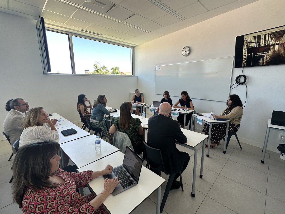Colegio_Brains's tweet image. ¡Damos por finalizado el segundo día del III Symposium de Cinned! 🎉 #EducarConFundamento

Durante las mesas redondas, hemos explorado temas fundamentales como la inteligencia emocional, las tecnologías, el papel del docente, el liderazgo y mucho más. 🙌

Un agradecimiento…