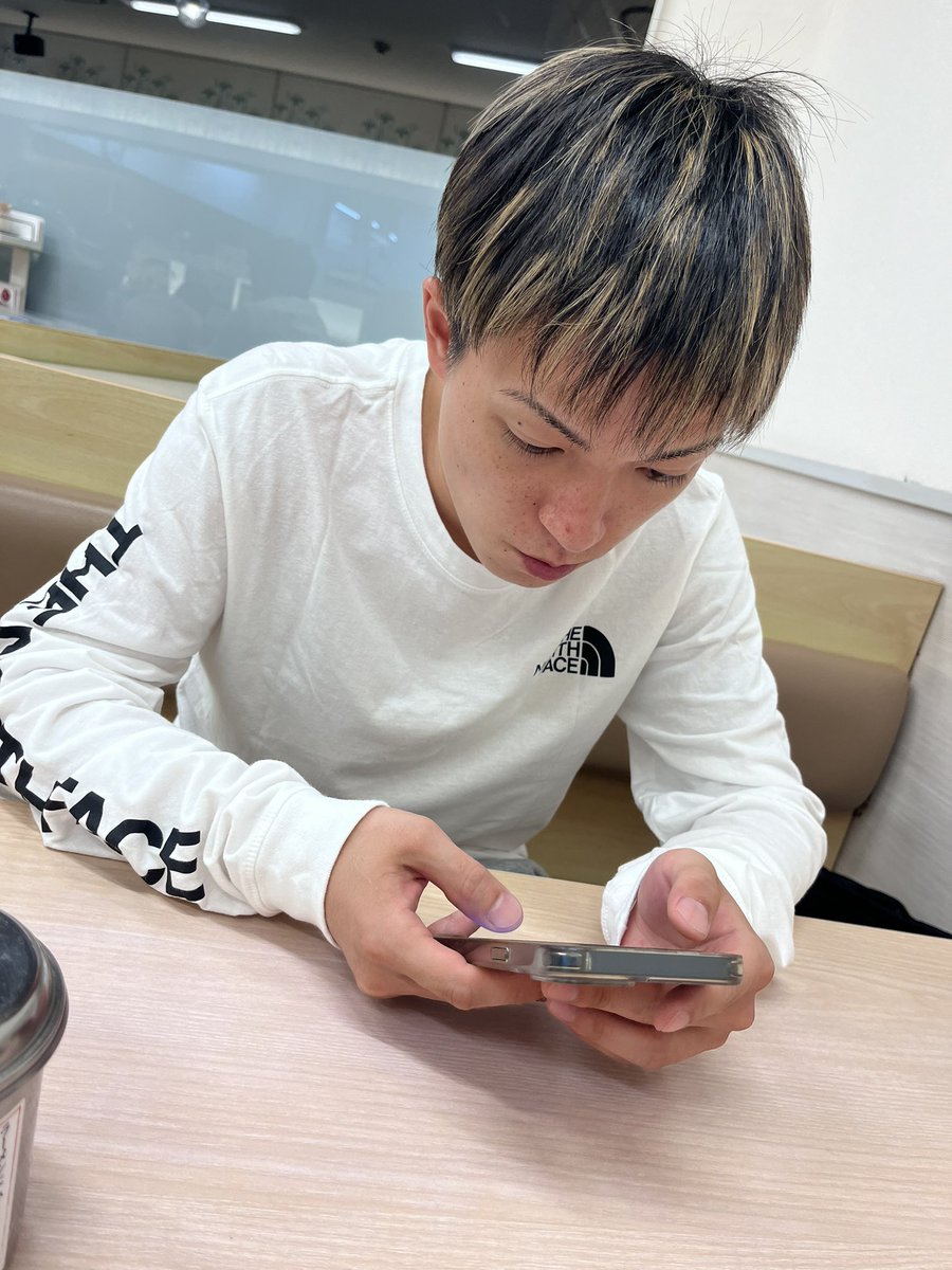 鬼久々に体調悪過ぎてダウンしてた〜😮‍💨💦

大夢くん毎日仕事遅くまでして疲れてるのに
大雨の中色々買ってきてくれてありがと💕

そんなんゆーてる間にもう1年5ヶ月だ😳！