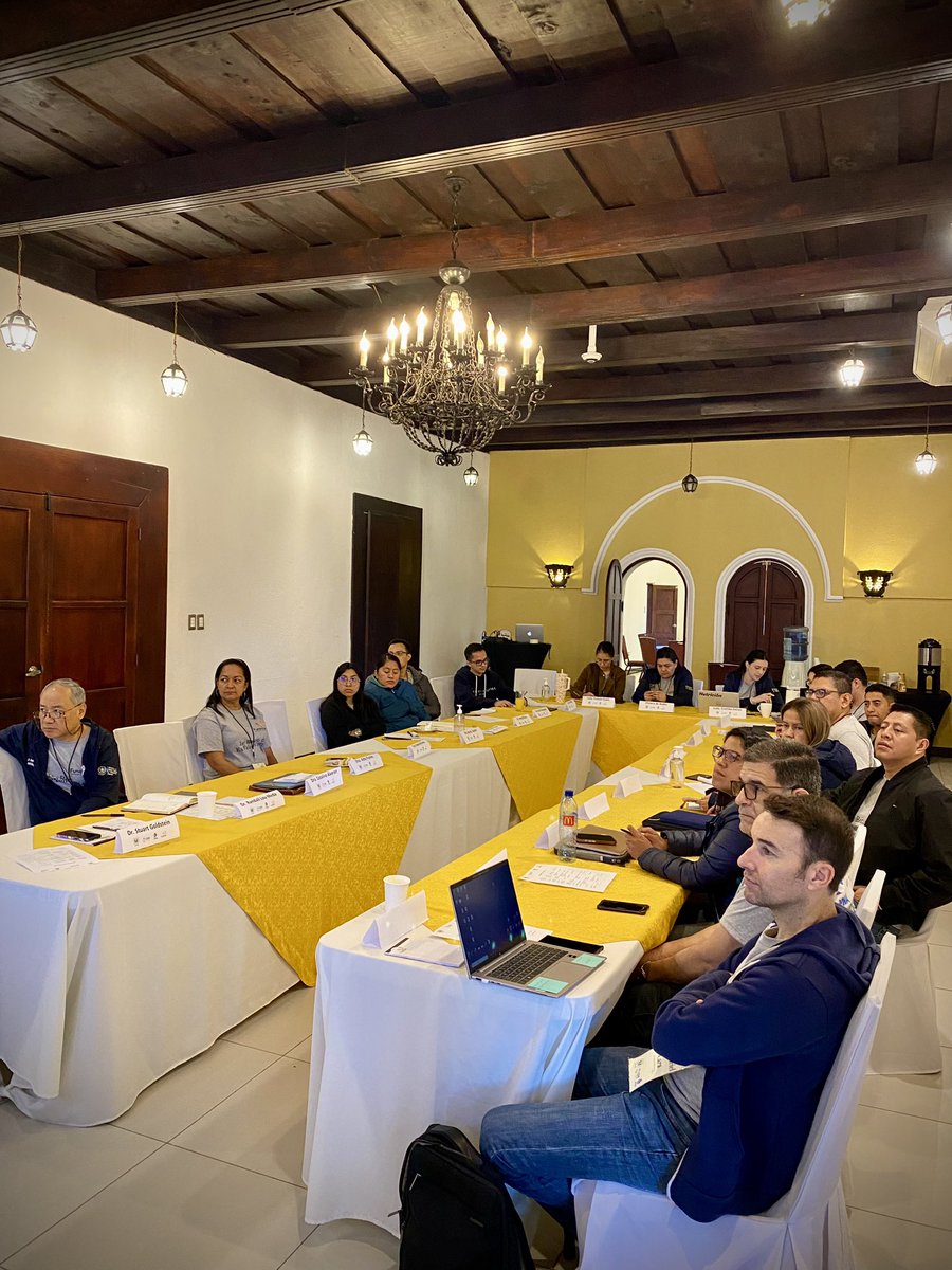 Alanepe1's tweet photo. Dr. @slgold777 @CincyPedNeph at #CentralAmerica #PedNeph #TeachingCourse in #Antigua #Guatemala 🇬🇹
Teaching fellows & Junior Faculty from #ElSalvador 🇸🇻 #Honduras 🇭🇳 #Nicaragua 🇳🇮 & Guate!
Building local capacities #GlobalHealth @fundanier @Alanepe1 @IPNA_PedNeph @ISNkidneycare https://t.co/l0vFahSxq9
