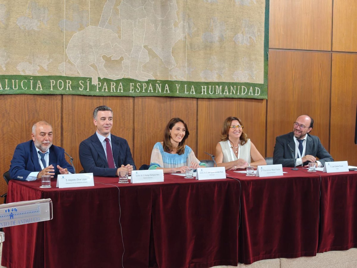 AytoJaen's tweet photo. 👥 Con motivo de la próxima celebración del Día Internacional de las Cooperativas, estamos en el @ParlamentoAnd reafirmando nuestro compromiso con el cooperativismo. 

Destacamos nuestra colaboración con la tecnológica @MoonlightGames_ para impulsar la industria digital en #Jaén https://t.co/pgn3QwxaTS