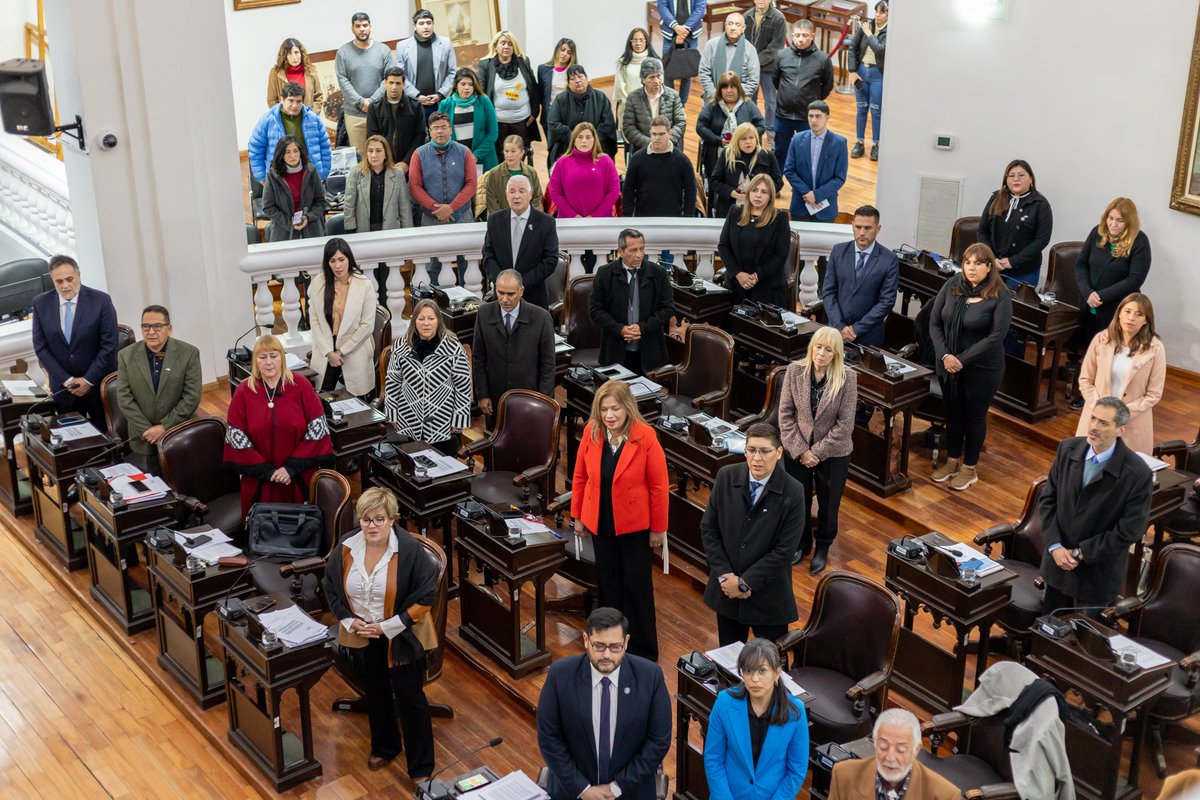 ConvencionLr's tweet photo. #11sesionespecial. Constituyentes: 
🔹Aprobaron articulados de los Capítulos VI, VII, VIII, IX y X de la Constitución de La Rioja, relacionados con:
*⃣ Periodicidad en las tres Funciones del Estado.
*⃣ La coparticipación municipal.

📌Nota completa 👉https://t.co/DCL2WjXneb

⤵️ https://t.co/0xz4nXvONZ