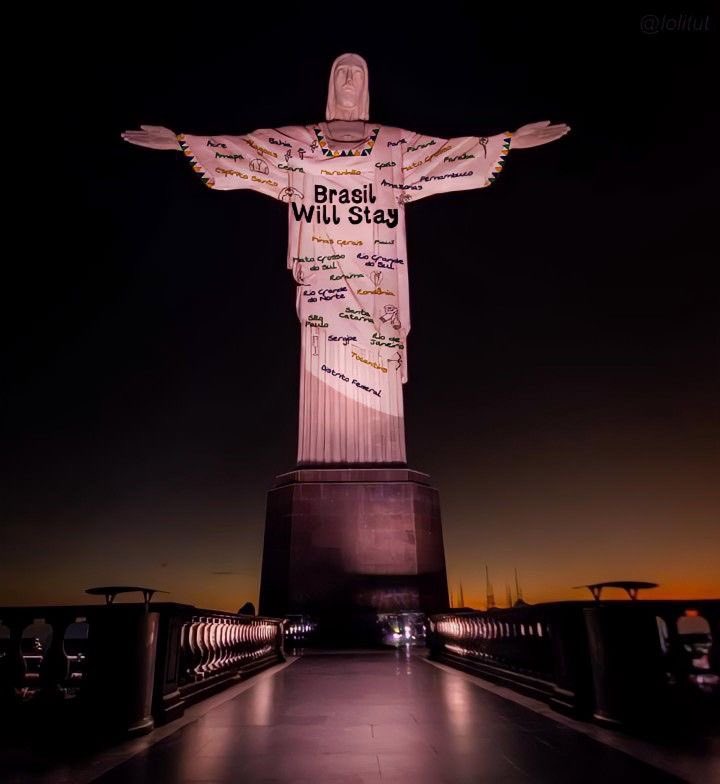 taymaliks's tweet image. porra de melhor projeto minha filha a gente usou uma das sete maravilhas torturamos um padre e fizemos doações