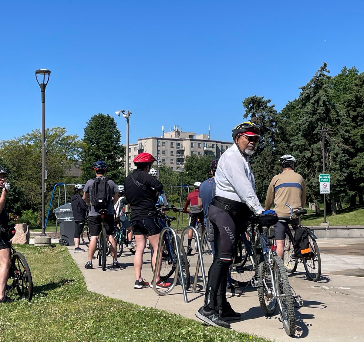 On Sat, July 6 at 10am, join our Community Ride to explore the Clarkson neighbourhood 🚲

Starting at Clarkson Community Centre, you will enjoy either an 8km or 16km ride through the community's scenic trails.

Don't forget your bike &amp; helmet🚲

Register: bit.ly/4bjtwbP