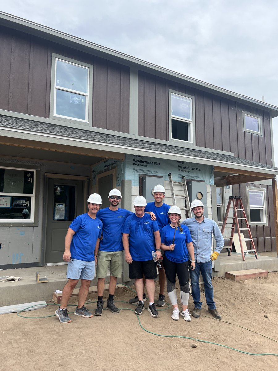 BillingPlatform's tweet photo. π‘ Building a Brighter Future! π‘
The @BillingPlatform team really enjoyed restoring houses for deserving families during our #GivingPlatform event. It's more than just constructing buildings; it's about building dreams, fostering hope & strengthening our community together. π·ββοΈ https://t.co/4pHaGlXl3l