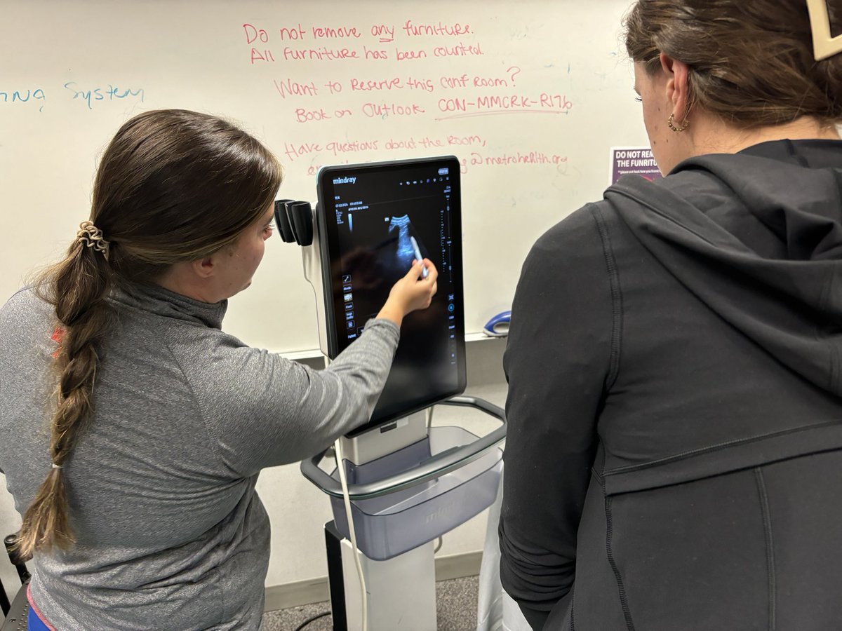 MH_EMultrasound's tweet photo. There is no better way to learn ultrasound than hands on!

#POCUS #Ultrasound #NEOPOCUS2024

@POCUSaurusRex @medcramUS @HeyDrMatt https://t.co/F6tF7od3SO