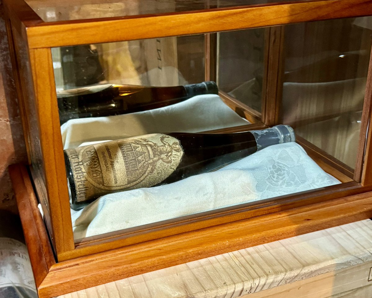 3 Wine Guys tweet media