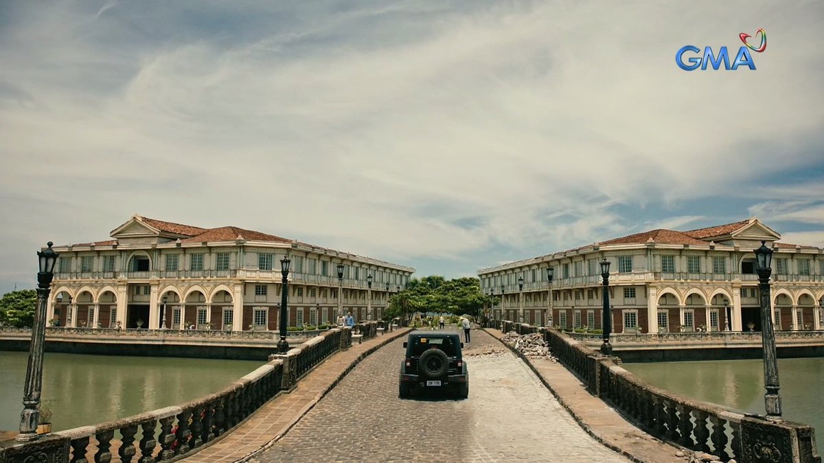peter_viper's tweet photo. "It's my late lolo's idea to have a twin mansion. He's a believer in symmetrical balance like yin and yang, night and day, fire and ice, male and female. Double the mansion, double the trouble."

THESE ARE HINTS.

#WWFriendshipOver https://t.co/RglRfk03yU