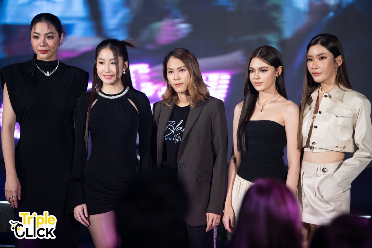TripleclickTH's tweet photo. นักแสดงจาก Blank The Series ในงานเปิดตัวภาพยนตร์ ‘ยูเรนัส2324’ 

#FayePeraya #YokoApasra
#FayeYoko #ฝ้ายโยโกะ
#Uranus2324GalaPremiere https://t.co/RxpkJYce3V