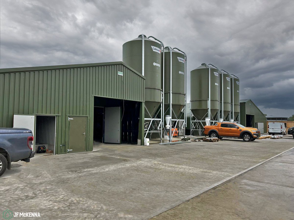 Commissioning is underway at our new 3-shed broiler site in Essex! Our top-notch equipment includes <a href="/CollinsonAgri/">Collinson Silos 🇬🇧</a>  Silos, <a href="/choretime/">Chore-Time</a>  feed system &amp; Augers, <a href="/Fancombv/">Fancom</a> ventilation, Feed Weighing, Window Controls, Bird Weighing, <a href="/lubinguk/">Lubing UK & Ireland</a> Drinkers, and <a href="/HATO_lighting/">HATO Agricultural Lighting</a>. Great work!
