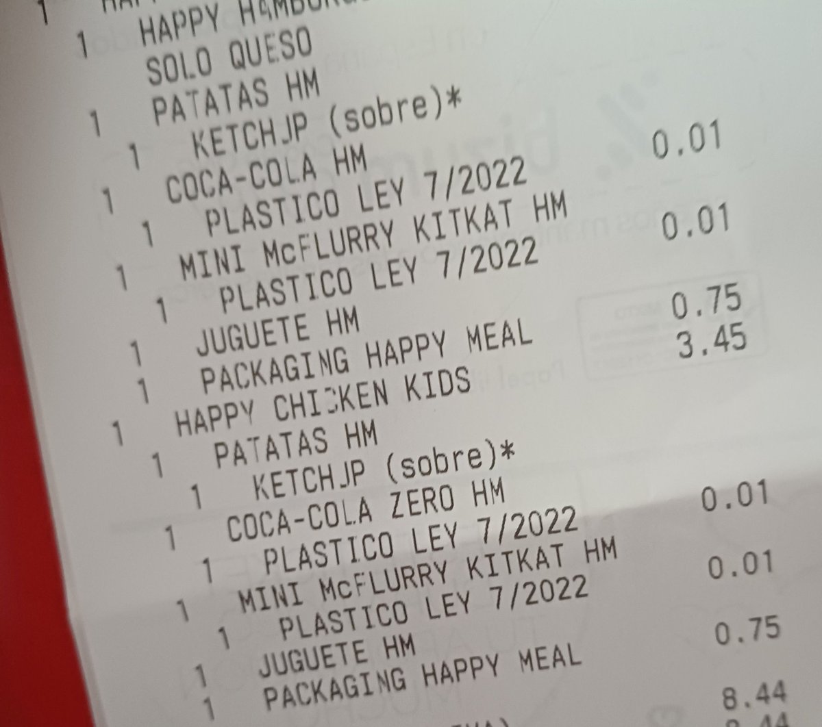 ss_sonia's tweet photo. Oye @McDonalds porque sigues cobrando por la ley de plásticos si todo lo que me das es de cartón?? Céntimo a céntimo os hacéis con un imperio... https://t.co/Qj6rhQvPyW