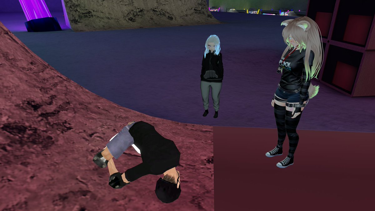 Yukonyxvrc's tweet photo. It was a long day and then suddenly...TONY HAWK? On the Half pipe at #pkjt fest?  Said he was going to do some good work on the half pipe but sadly he couldn't stick the landing. #poolparlor #VRChat We love the Pool Parlor Admins always bringing the fun. https://t.co/6aMr54PnIS