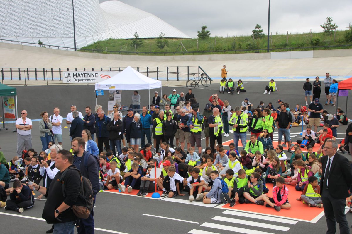 DSDEN de la Mayenne tweet media