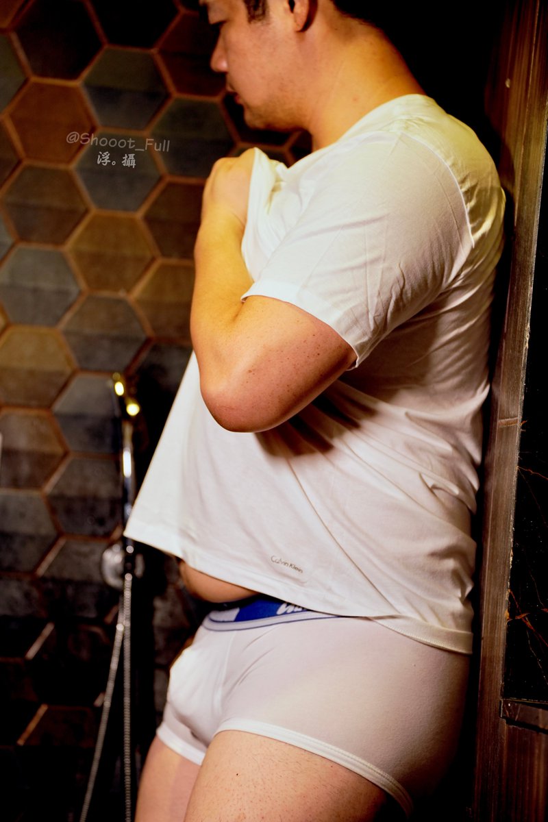 —— 夏日#1 —— 

今年真的好熱啊
趕快脫下衣服一起來玩水～
人物：<a href="/lam_ieam/">Lam Ieam</a>