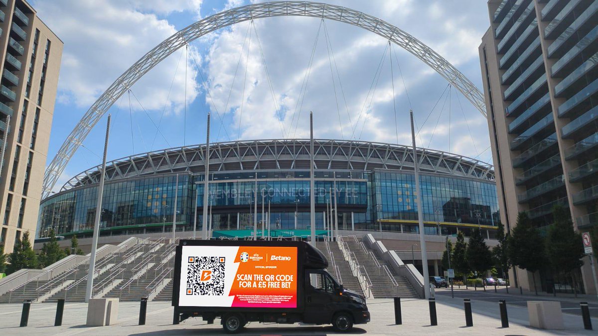 ElonexOutdoor's tweet image. Get ahead of the game like @betano_uk with our powerful fleet of DigiVans! ⚽️🏆

#euro2024 #digivan #digital #advan #dooh #ooh #advertising