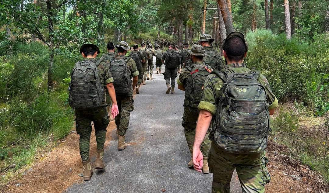 FUTER_ET's tweet image. El Batallón de Guerra Electrónica I/31 realizó una marcha de endurecimiento desde el Puerto de Cotos hastael Real Sitio de la Granja.
#REW31 
#MATRANS