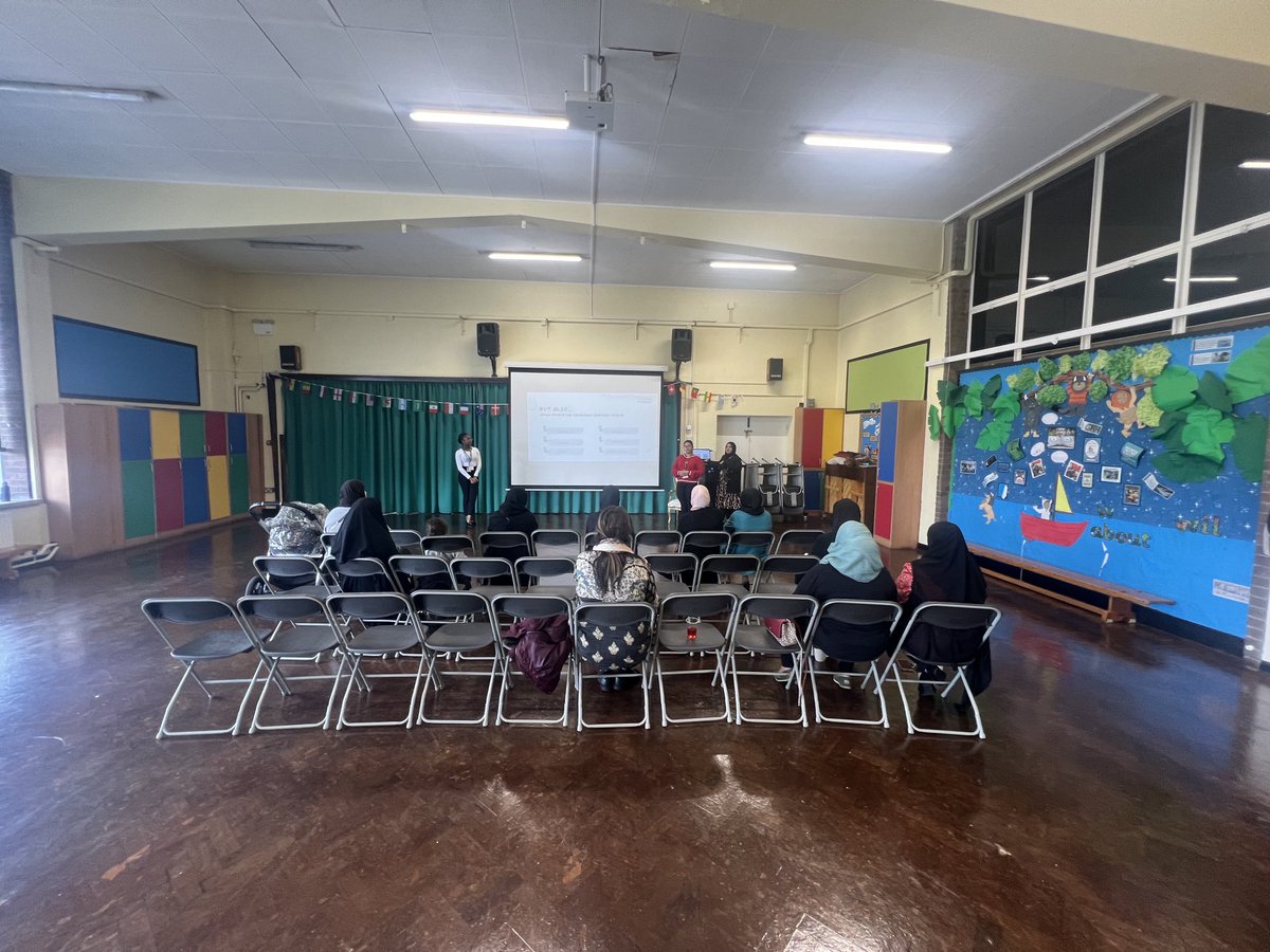 HodgeSchool's tweet image. Fantastic to team up with Compass mental health support team to provide a social media and transition workshop to some of our parents ⁦@trust_create⁩