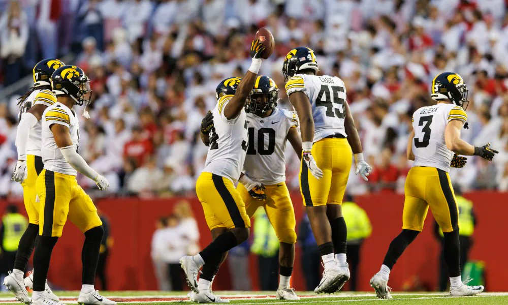 216_CFFOCUS's tweet photo. CFB FEWEST GAINS OF 20+ ALLOWED 2023
1 Iowa 20
2 Michigan 32
3 Ohio State 33
4 Nebraska 36
4 Ohio 36
4 Wyoming 36
7 Notre Dame 37
7 Rutgers 37
7 UCLA 37
10 Northern Illinois 38
10 Penn State 38
10 San Jose State 38

#CFB2024 #Stingy #HawkeyesFB #GoBlue #GoBucks 

@HawkeyeFootball @OhioStateFB @UMichFootball @JeffreyTheGreek @JakeCrain_ @LateKickJosh @philsteele042 @TheSG_Podcast @ChaseDisPaper1 @JBook_37 @TNTCollegeFoot1 @fbintheboot @mcillecesports @ConfCommandos @ChappyCFB @MPFB_Prediction