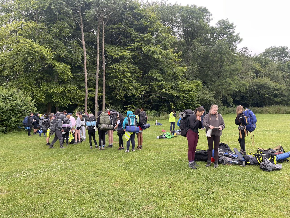 Queenssch_stdnt's tweet photo. Early start this morning. All teams out by 8! https://t.co/f7TIn02tFi