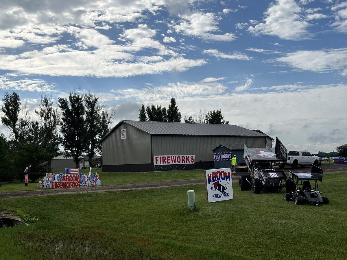 Be sure to stop out at KBOOM Fireworks today! Located in Tea. Meet and greet with Justin and Maximus from 6-7 pm. See you then!