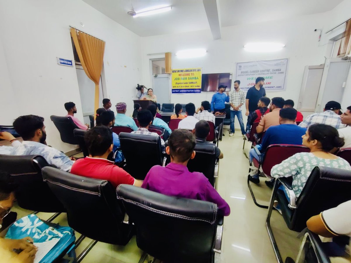 DeccSamba's tweet photo. Job Fair organised by DECC Samba wherein 11 companies from private sector shortlisted 185 candidates .Get urself registered with Employment Deptt at https://t.co/8NKwQ9MTk1 to participate in such job fairs. https://t.co/CPC731S9G2