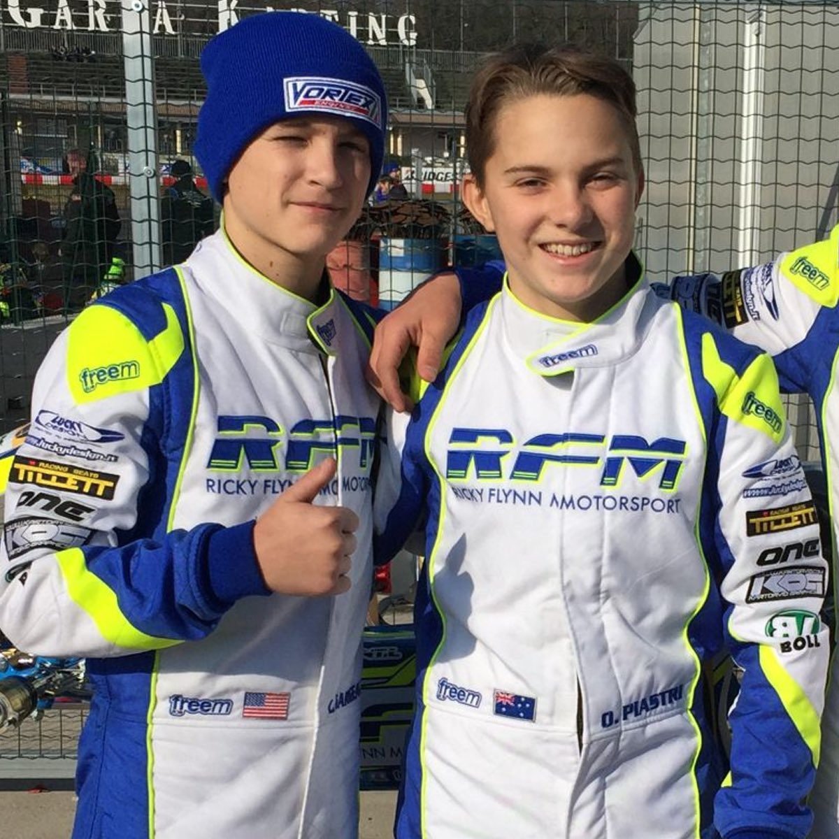 A small thread of loscar pictures for your mental health 💖

Likes and retweets are very appreciated!!