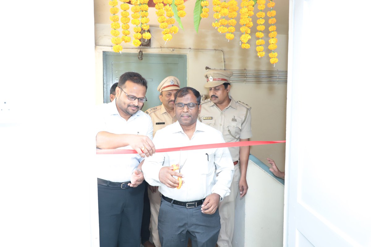 CGST Kolhapur Commissionerate celebrated 7th GST Day on successful completion of 7 years of GST. On this occasion Shri Nasim Arshi, Commissioner also inaugurated Transit Guest house at Jaysingpur and renovated Govt. quarters at Tarabai Park, Kolhapur <a href="/cgstcuspunezone/">CGST & Customs Pune Zone</a>  <a href="/cbic_india/">CBIC</a>