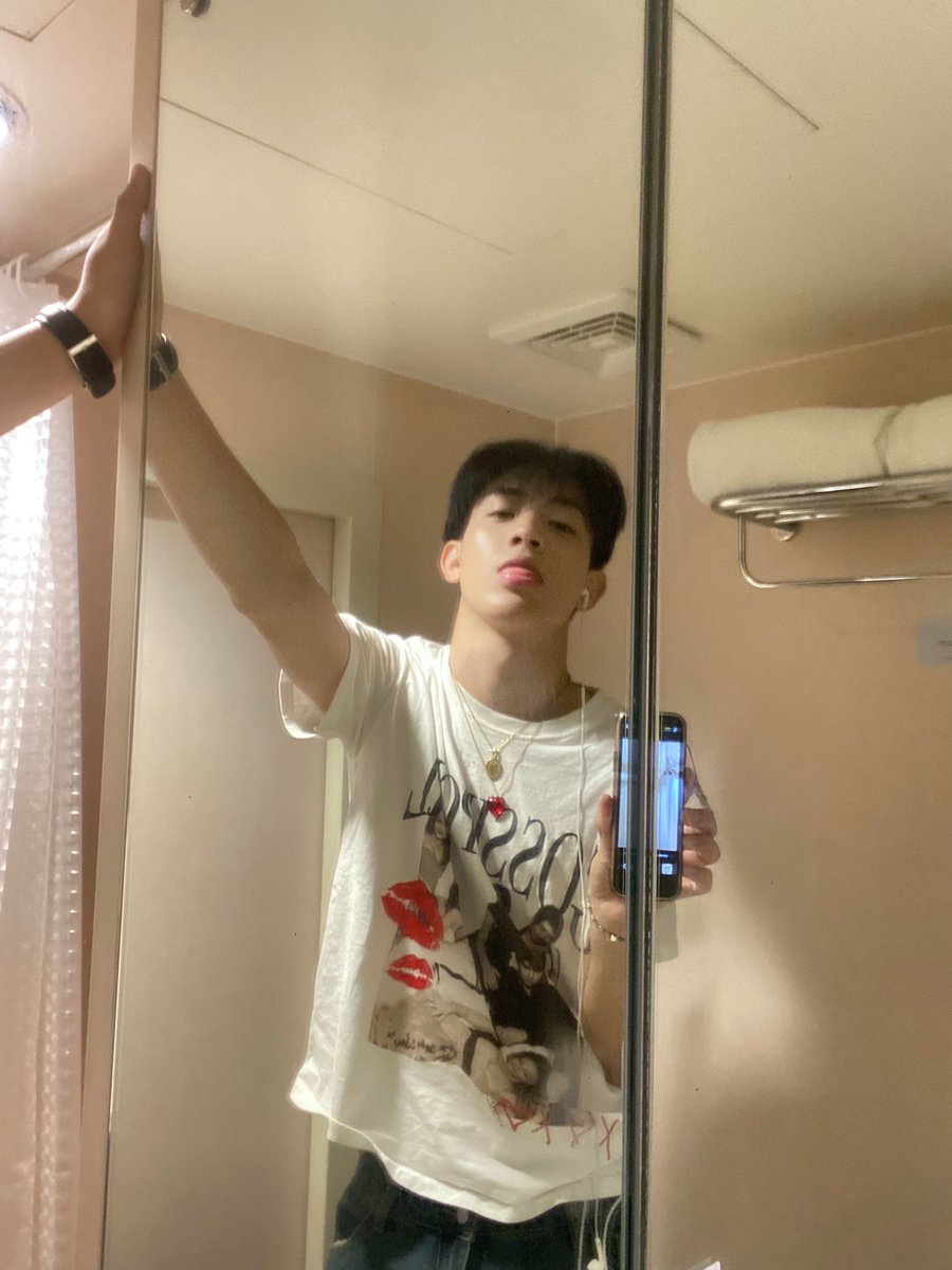 toothplate7_'s tweet photo. ^3^💋 https://t.co/NNCaje1u8N