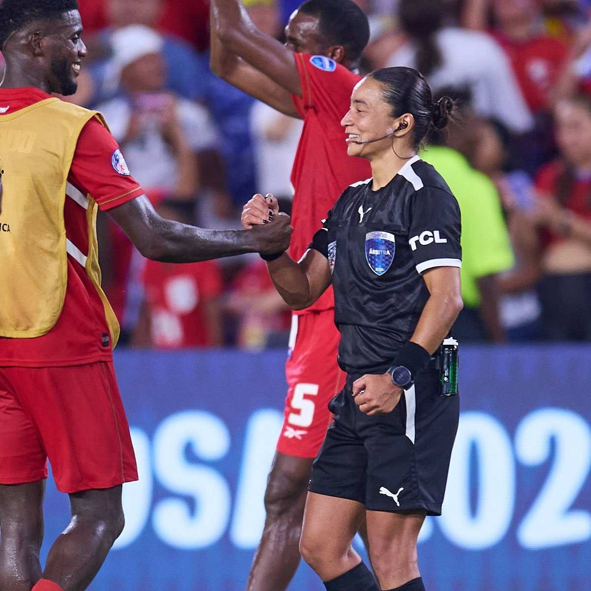 FIFA Museum (@fifamuseum) on Twitter photo 👏Congratulations, Edina Alves Batista! You did it again!👏
The Brazilian has become the first woman to officiate a match in the 108-year history of the <a href="/CopaAmerica/">CONMEBOL Copa América™️</a>. 👏Congratulations, Edina Alves Batista! You did it again!👏
The Brazilian has become the first woman to officiate a match in the 108-year history of the <a href="/CopaAmerica/">CONMEBOL Copa América™️</a>.