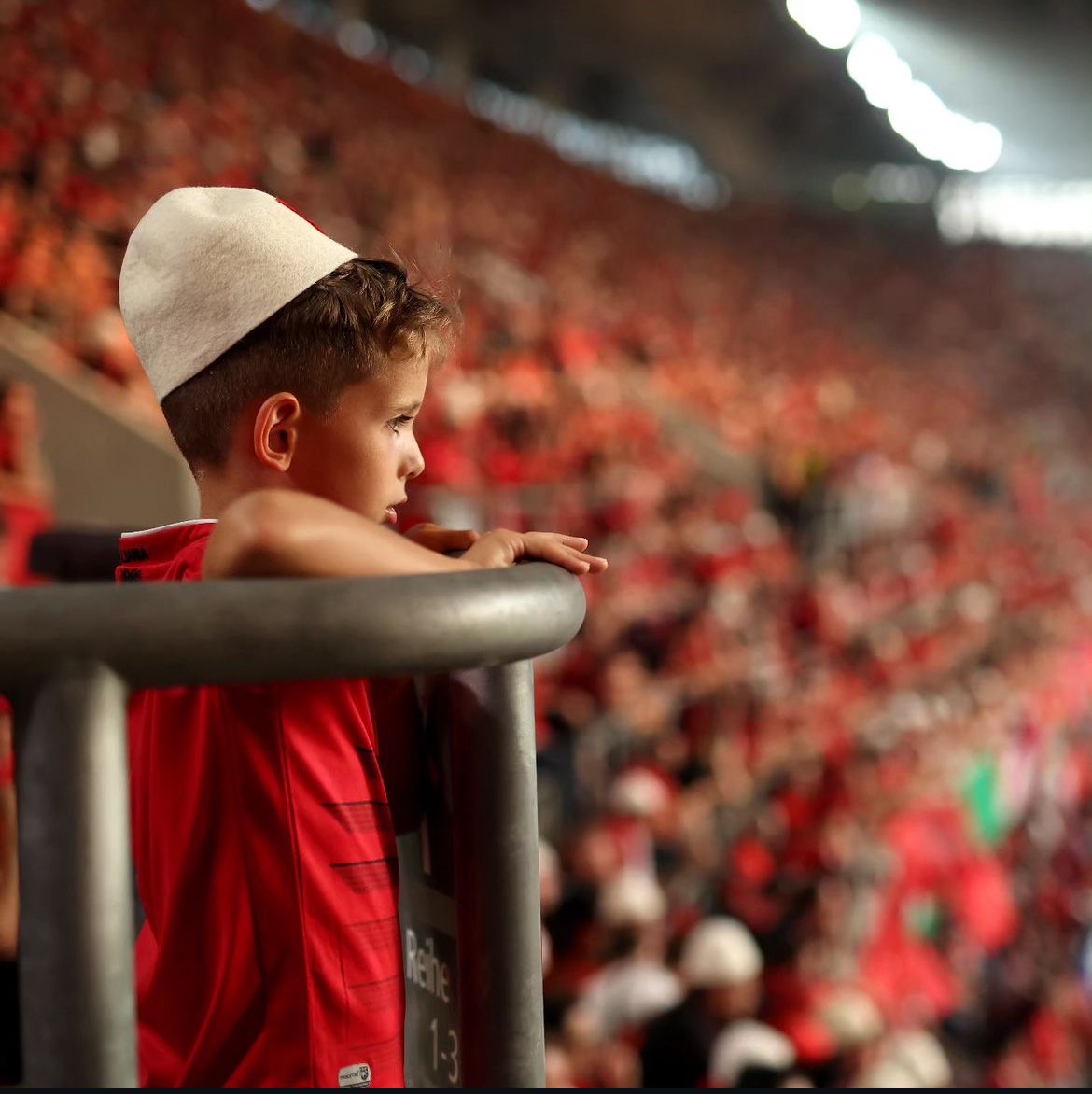 dardanian01's tweet photo. A child spectating Albania playing. 

Shqipni Perjete 🇦🇱 #albania #EURO2024 https://t.co/KjFPS1keXw