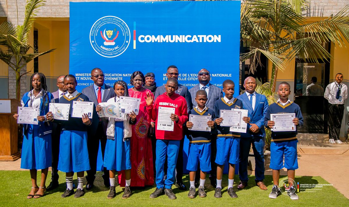Kalombo2Gael's tweet photo. La province éducationnelle du Haut Katanga 1 a respecté la tradition. Ce mardi 2 juillet 2024, une cérémonie officielle a été organisée pour marquer la clôture de l'année scolaire 2023-2024. 

PROVED HKAT 1 JOSEPH MWINKEU TSHIEND https://t.co/x8sEmnvUYi