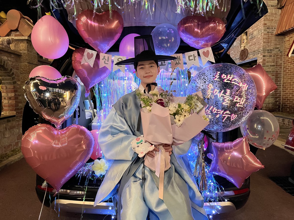 LKMS_official's tweet photo. [📷] #함부로대해줘 

웃기도 하고 울기도 했던 윤복이와 함께한 8주💝
신윤복 잘 가...(아니 못 보내) 이젠 안녕...(질척)😭

#김명수 #KIMMYUNGSOO #엘 #L 
#함부로대해줘 #DaretoLoveMe #신윤복 
#모두_수고한_묭윤복에게_무한_복복복_실시
#윤복아_평생_행복해야돼_넌_우리의_첫번째니까 https://t.co/6922RcbDUE