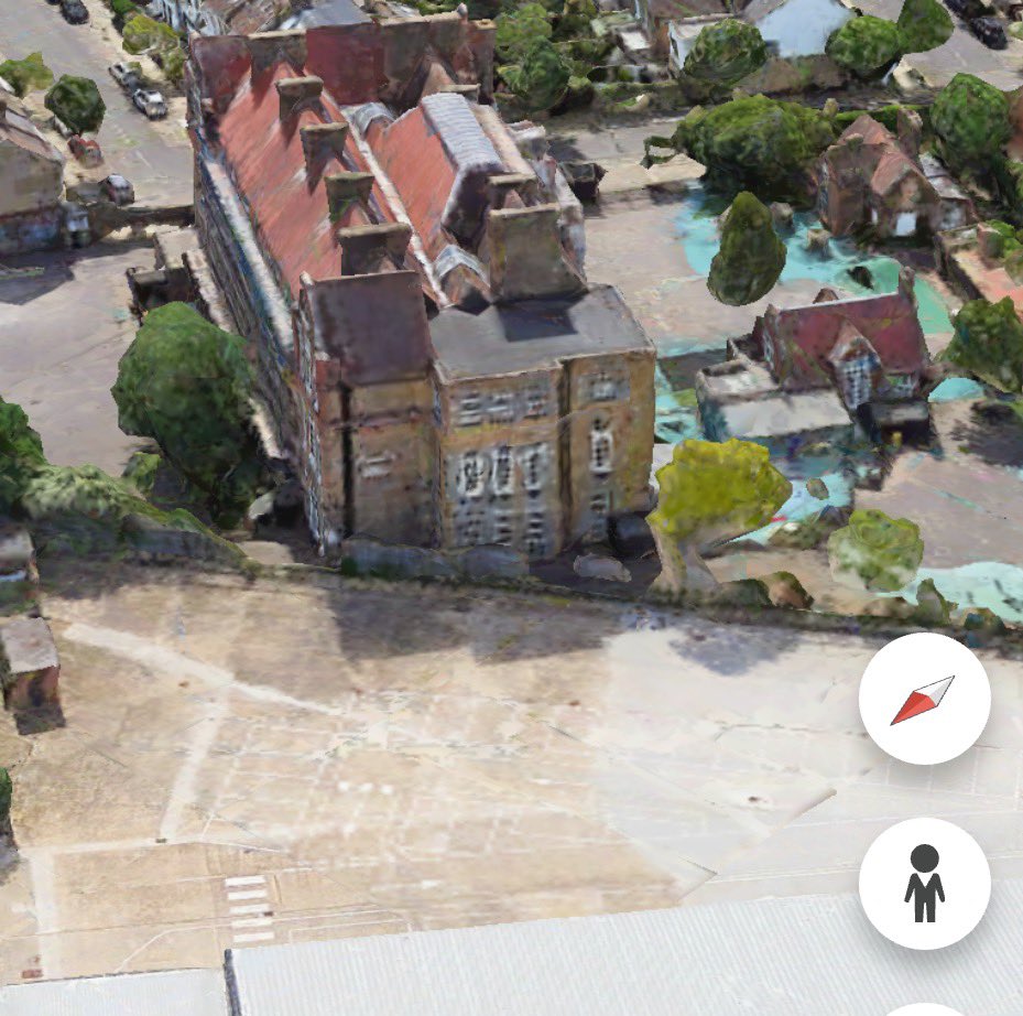 deezed's tweet photo. @DavidWalsh_M @marksandspencer @CampaignNocado This is a Google Earth view of Yerbury Primary School with adjacent playgrounds towering over the proposed Ocado depot forecourt, a skipping rope away. How high would the’green wall’ have to be ??? https://t.co/cCDpgmtUwB