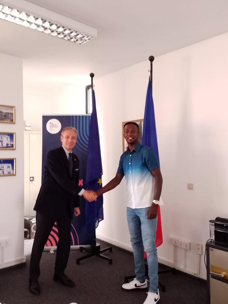 #TdF2024. Bravo encore à Biniam Girmay pour sa victoire dans la 3eme etape. 
A great, professional ... and smiling champion, some weeks ago #Franceineritrea