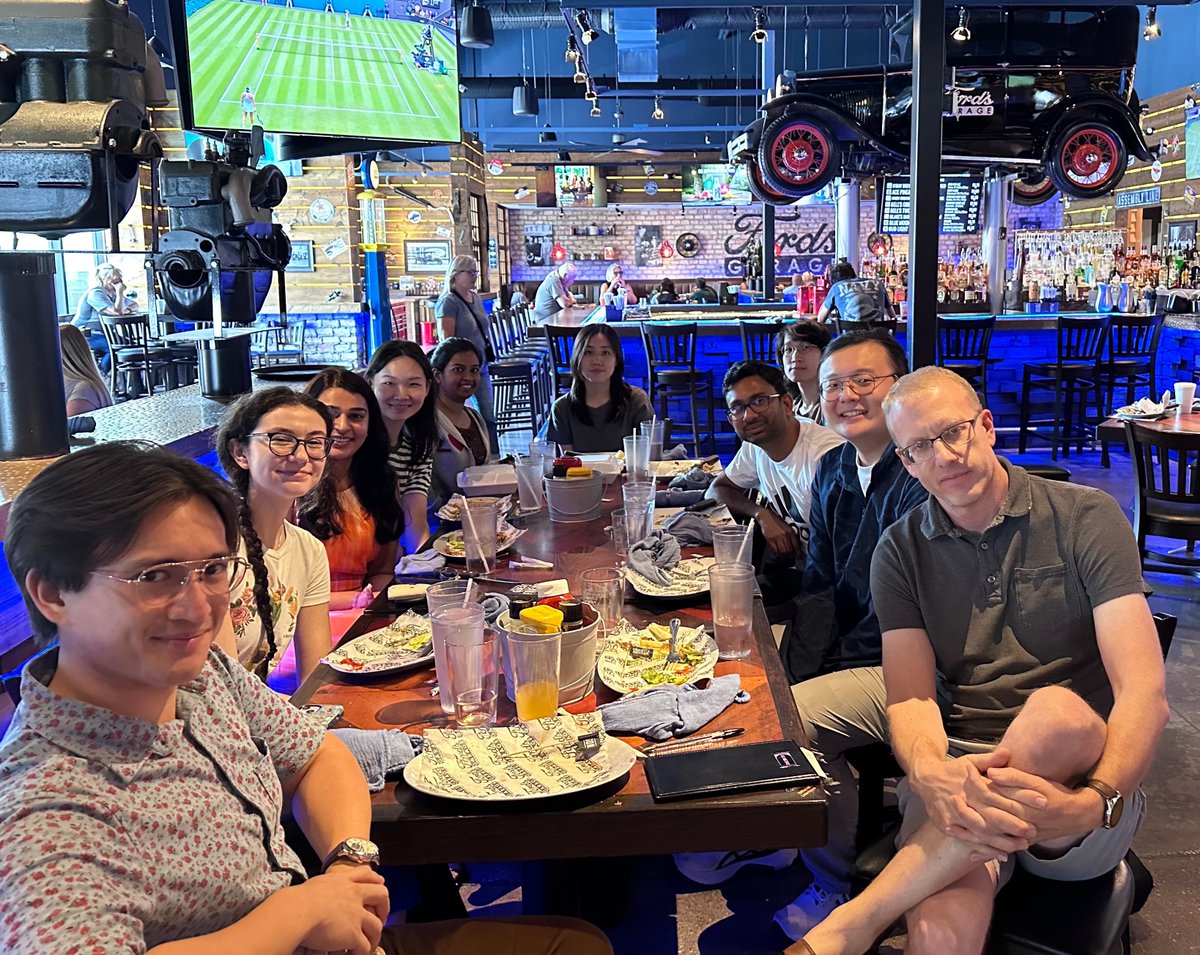 BrunerLab's tweet image. The Bruner Lab had lunch at Ford&apos;s Garage to celebrate our graduated PhD lab members and energize for beam time!