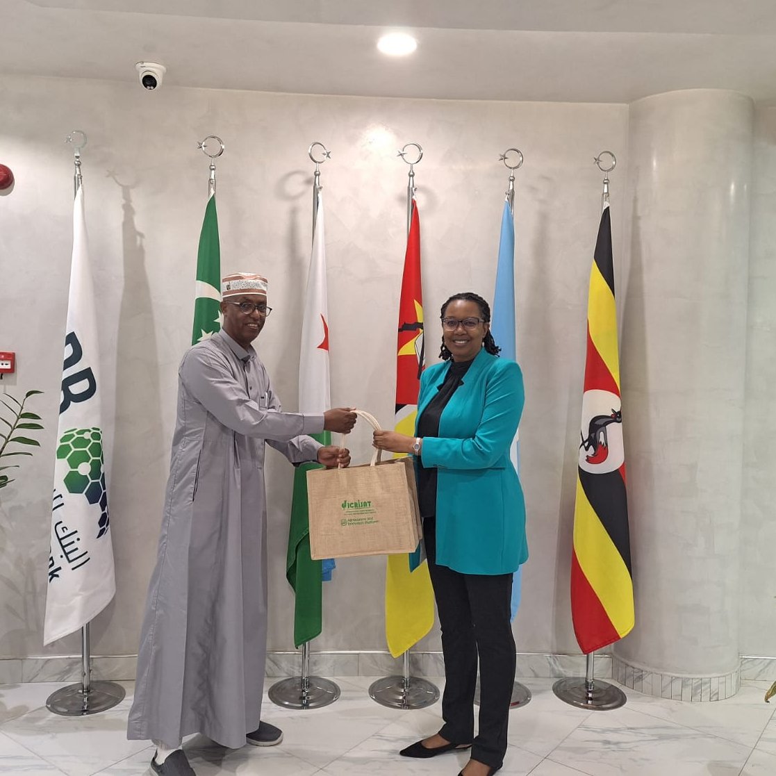 ICRISAT's tweet image. #PartnershipForTheGoals 

The ICRISAT delegation, led by Dr Rebbie Harawa, Regional Director for Africa, and Ms Lydia Murimi, Director of Business Development, had a successful discussion with the @IsDB_RHKampala. 

The discussion focused on our shared vision of transforming