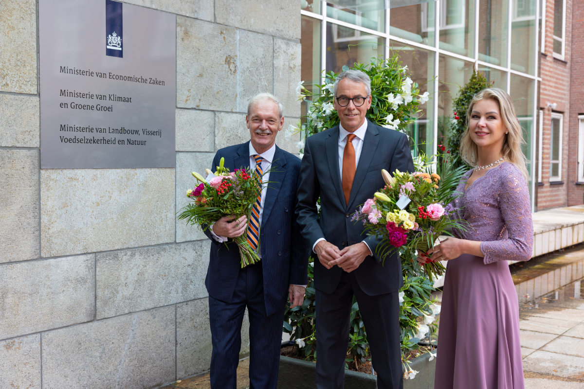 Een warm welkom aan Femke Marije Wiersma als minister <a href="/ministerLVVN/">Femke Marije Wiersma</a> en Jean Rummenie als staatssecretaris <a href="/stasLVVN/">Jean Rummenie</a> bij ons ministerie. Fijn om jullie aan boord te hebben. Ik kijk uit naar een goede samenwerking de komende tijd.