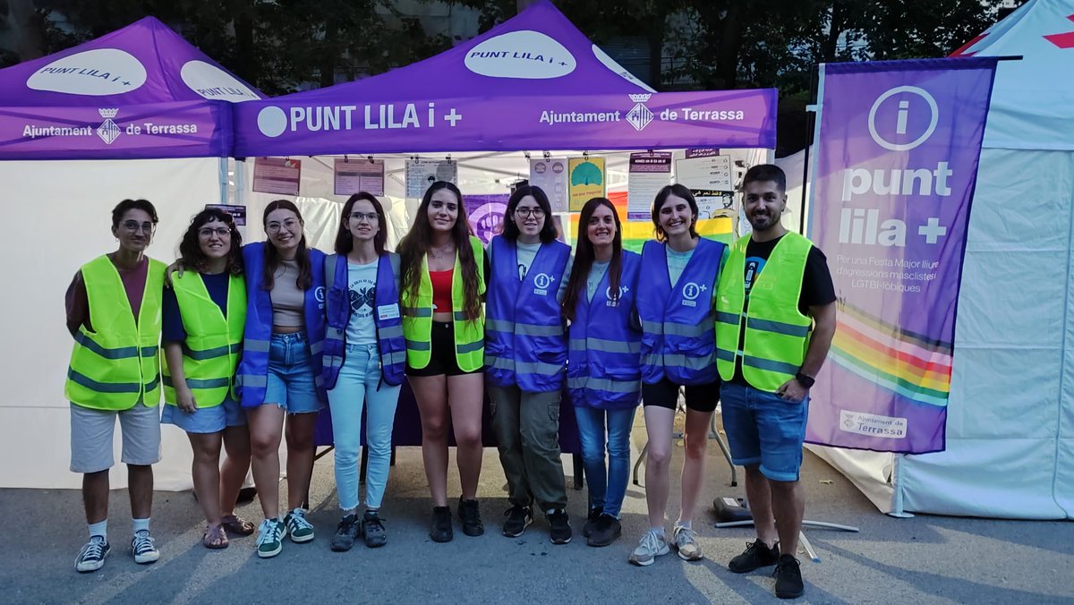 etichabitat's tweet photo. Cap de setmana de #PUNTSLILES i irisats 🟣🏳️‍🌈a #FMTERRASSA amb un equip de més de 20 persones a diversos punts fixos i parelles itinerants alineades amb cos policial i d'emergències. Un servei del nostre dep. de feminismes i diversitat de gènere @femdiana_coop💜#NomésUnSíésunSí https://t.co/2c5qhtRHlK