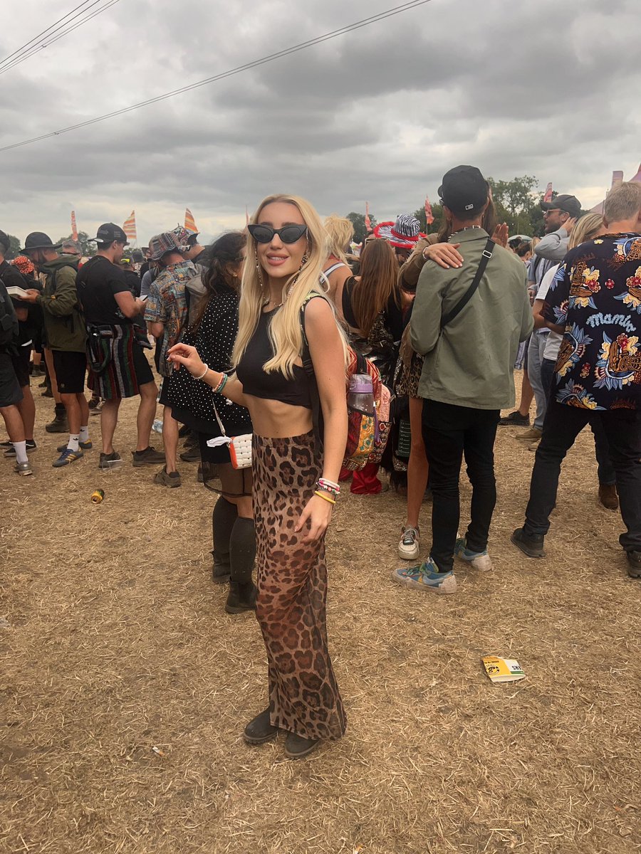 amielparle's tweet photo. Glasto 24🌈🍭☮️🎪🪬 https://t.co/mjjSkY9tfe