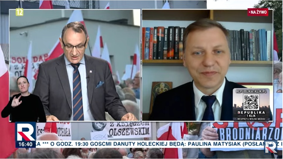 AdrianStankowsk's tweet photo. #RepublikaDzień w Telewizji Republika. Jest z nami Prof. Norbert #Maliszewski
Zapraszamy do @RepublikaTV https://t.co/nCCps694Vx