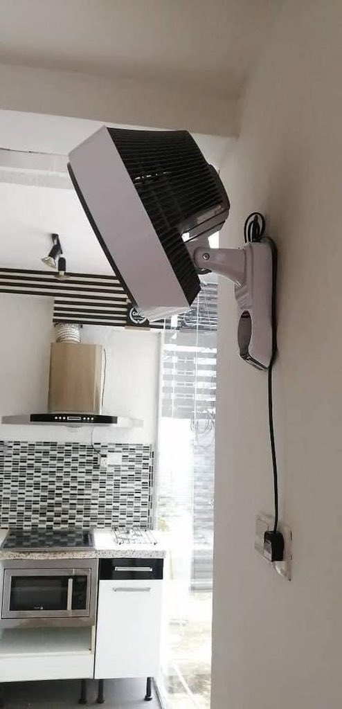 DiscountKaw's tweet photo. Dah tak payah pasang aircond kat dapur dah lepasni 🤭

Harga dia pun murah weh 👉🏻 https://t.co/2R5alHxMdQ

Model ni sesuai sebab saiz dia kecil comel tapi nice. Buka speed 1 pun dah steady hilang bahang dekat dapur. 

Boleh adjust speed guna remote & setting timer juga. Baca review ramai orang kata berbaloi beli dan kena dgn harga👍🏻

Nampak la moden sikit pakai kipas dinding gini. Tetamu kalau datang confirm puji dalam diam🤭