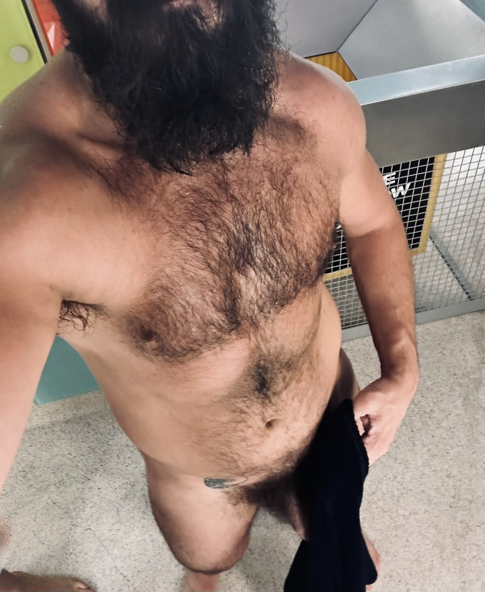 Anyone to help me w this towel? 
💦💦💦