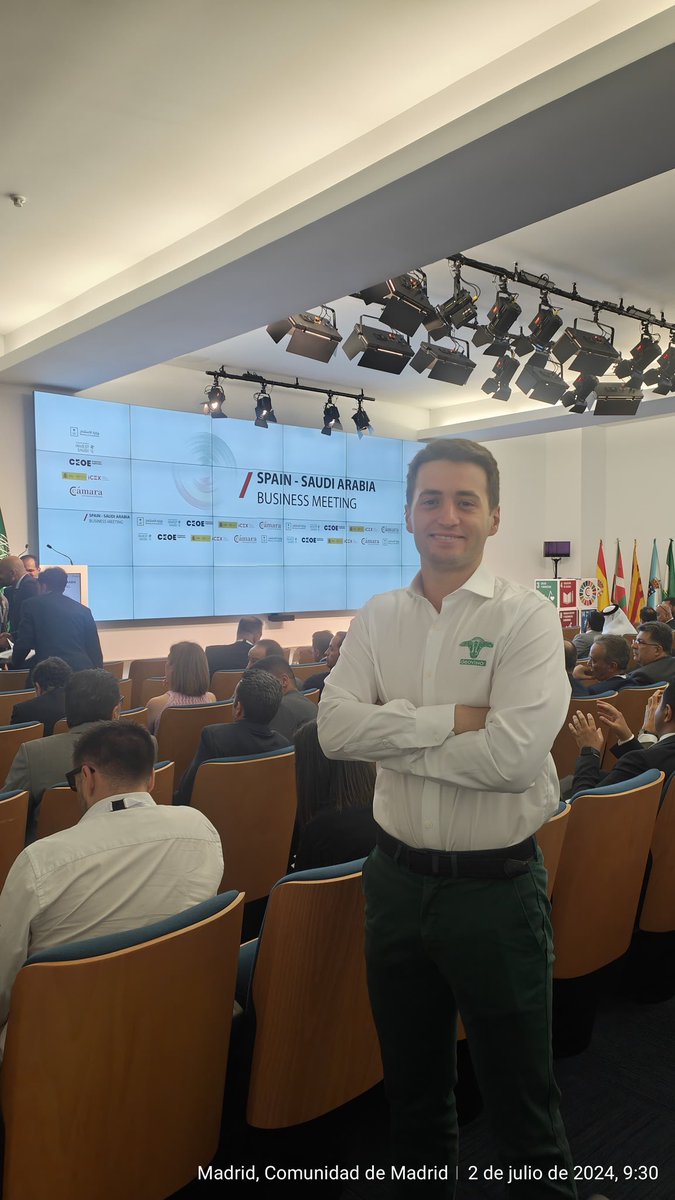JavierMeca5's tweet photo. Hoy asistí al foro de inversiones hispanosaudíes en Madrid, centrado en el sector de alimentos y los proyectos saudíes hacia 2030. Disfrutamos de la intervención del Ministro de Inversiones de Saudí. Día productivo y lleno de aprendizajes. Seguimos! #HispanoSaudí #Visión2030 https://t.co/LMP2BynsAN
