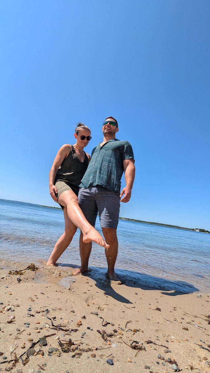 EmmaWentWin's tweet photo. Work doesn't stop even on vacation 😉 the captain and the doctor are taking on the @MBLScience and talking a field switch.... #fishteeth? https://t.co/gJ4Isb3DFW