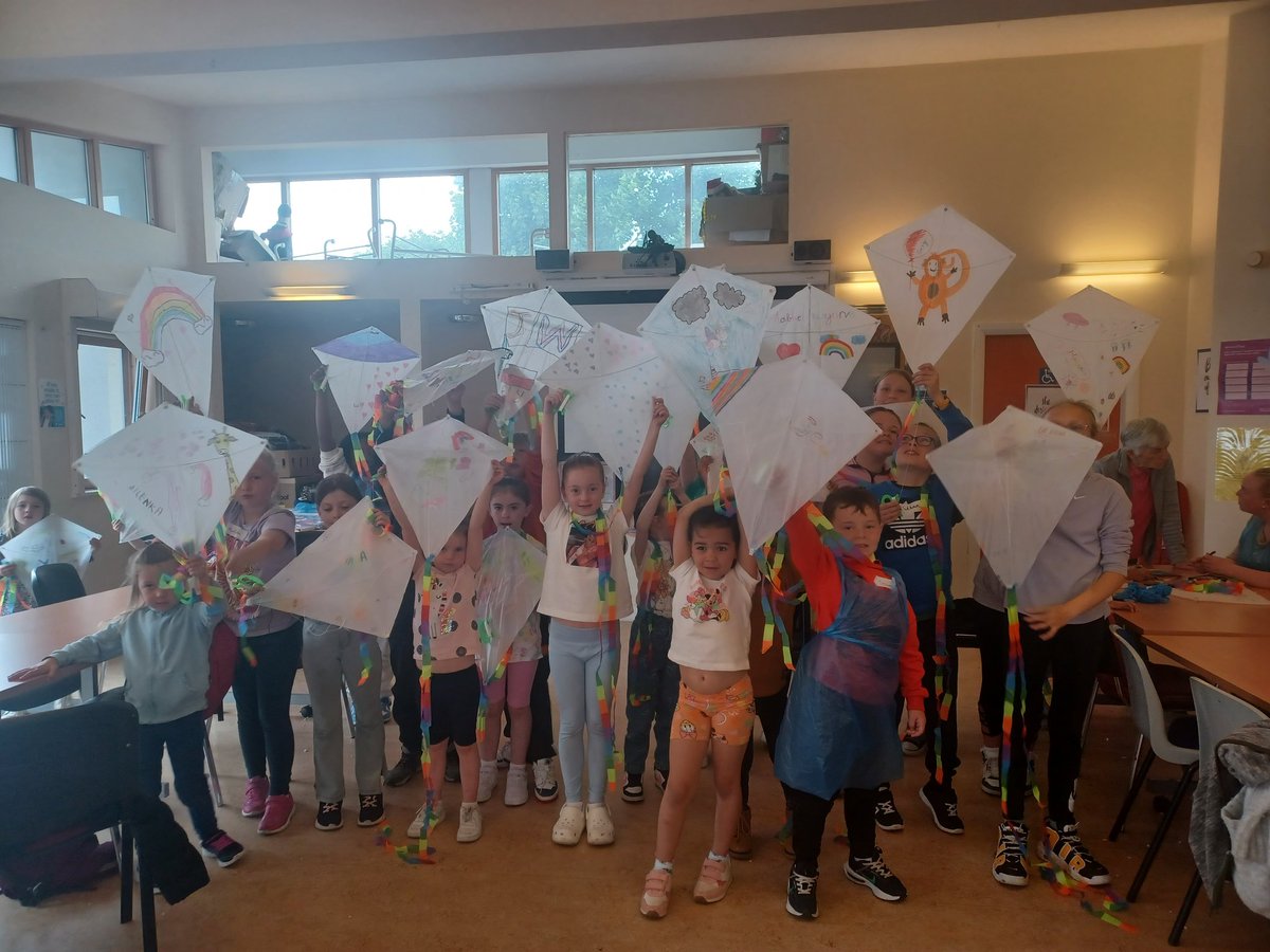 BCFRC1's tweet photo. Fantastic #Day2 you all sound AMAZING we cannot wait to hear it all coming together Thanks Casey & Peter kids and adults are #LovinIt π€©πΌπ€© Lots of fun making kites and working together as a #Team playing games too see you all tomorrow π
#SOSP2024 #DNWP #familyresourceirl https://t.co/IZRkq6xchZ