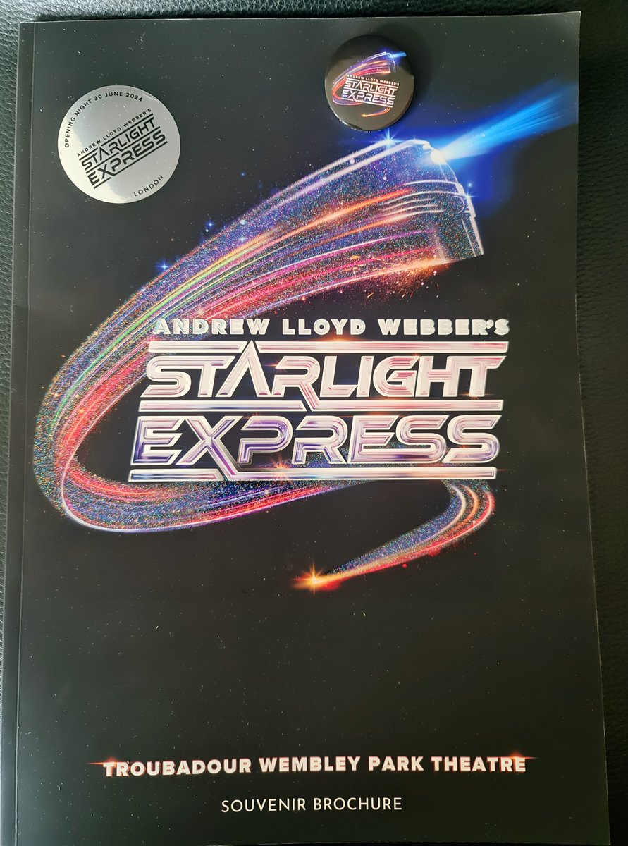 londontheatrereviews tweet media