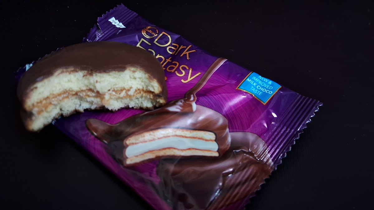 SPOT THE DIFFERENCE.

Purchased <a href="/ITCCorpCom/">ITC Limited</a>'s #Sunfeast #DarkFantasy #YumfillsPie box considering that it will be as good as its competitor. Surprisingly, it's not even close to size, fill, taste &amp; experience. The center-fill (white layer) is absolutely missing from the product.